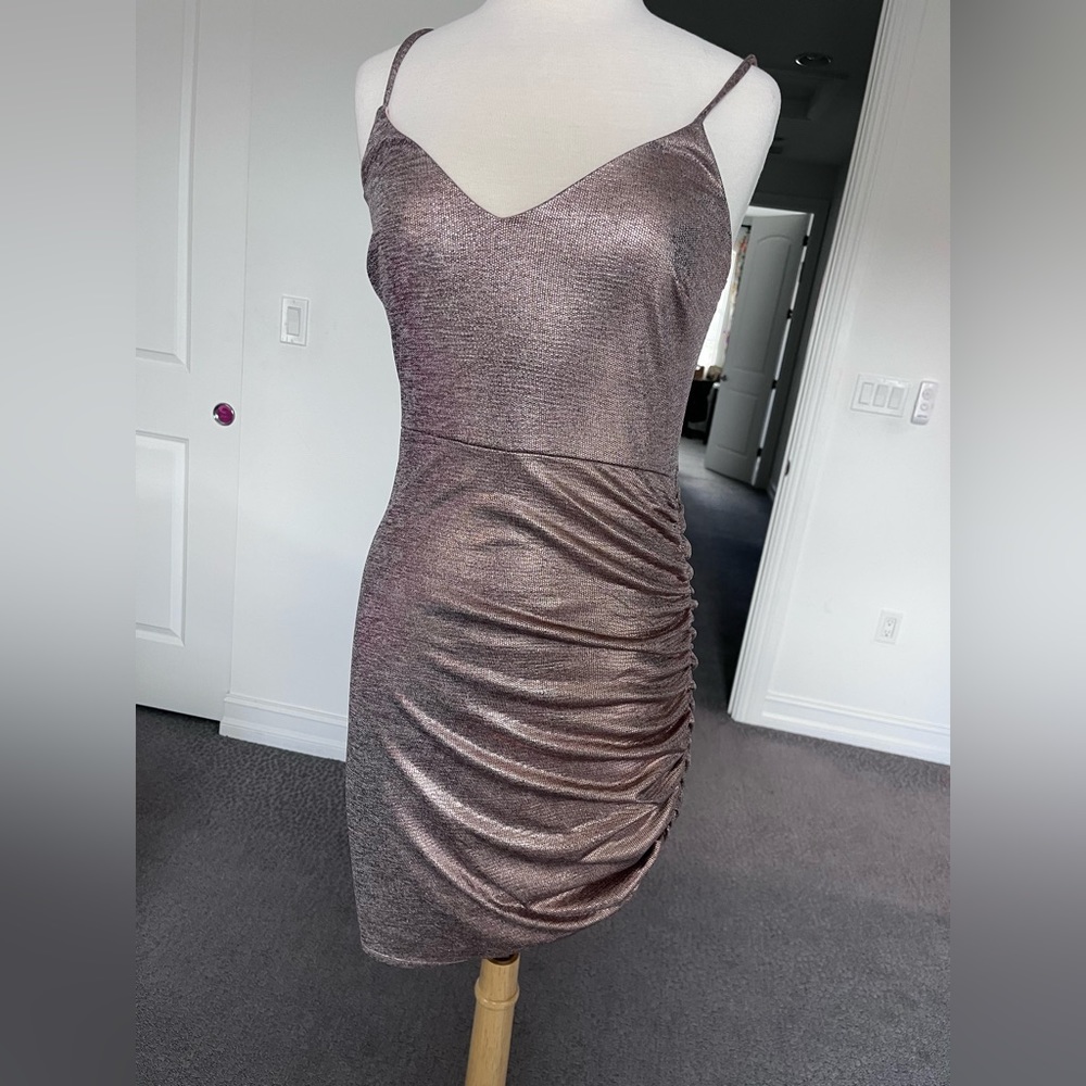 Golden dress to go out